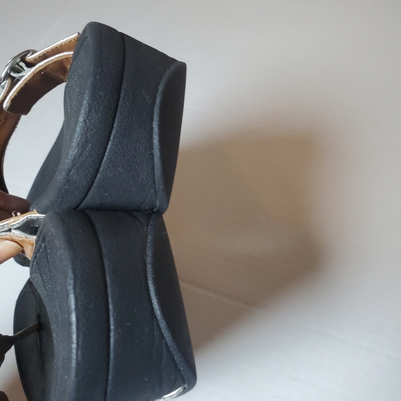 FitFlop The Shiny Silver Reptile Thong Flip Flops Sandals 350-011 Womens SZ 7 - Picture 6 of 9